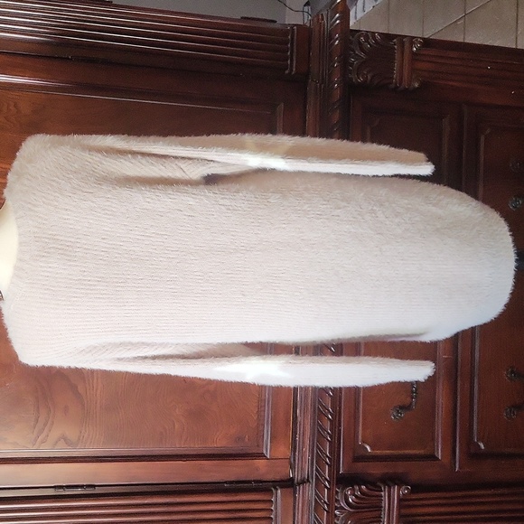 Light blush sweater tunic/dress with stars by LE LIS - Picture 2 of 9